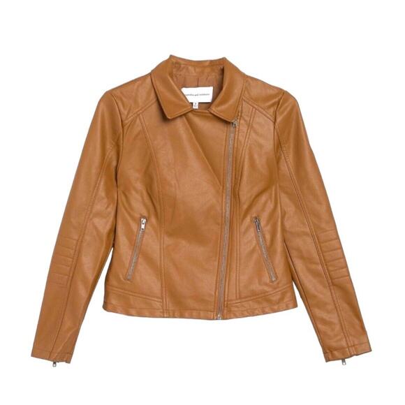 Cupcakes and Cashmere Jackets & Blazers - Cupcakes and Cashmere zip up faux leather Moto jacket in camel Brown Sz M